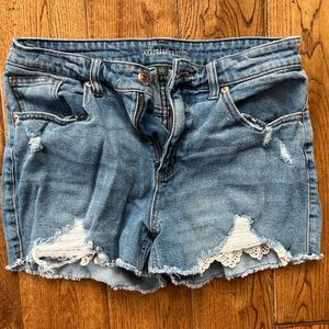 Wild Fable distressed short